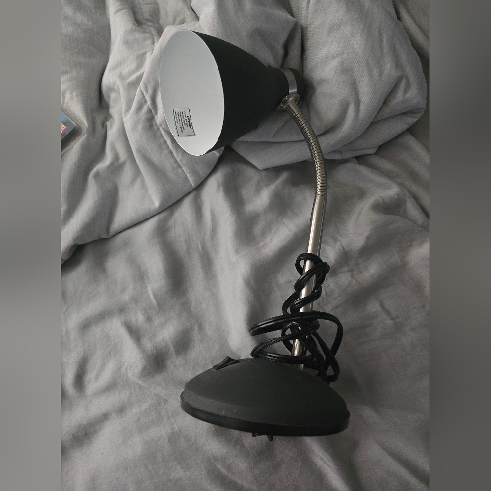 Desk lamp
